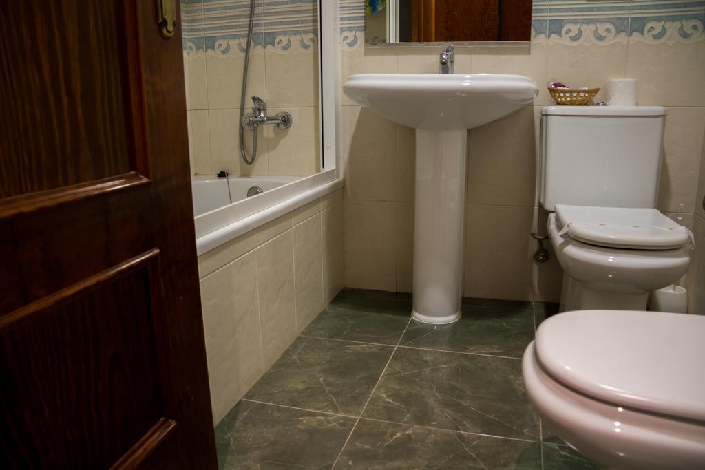 Hostal Restaurante La Curva Адра Экстерьер фото