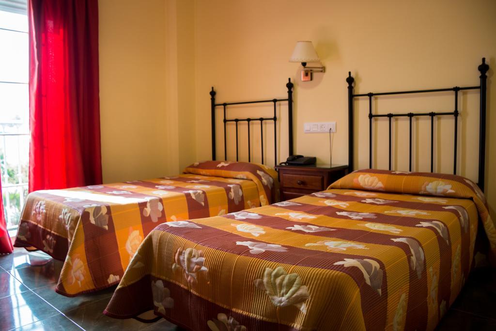 Hostal Restaurante La Curva Адра Экстерьер фото